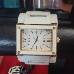 Tic Toc BRAND White and Gold Square Watch